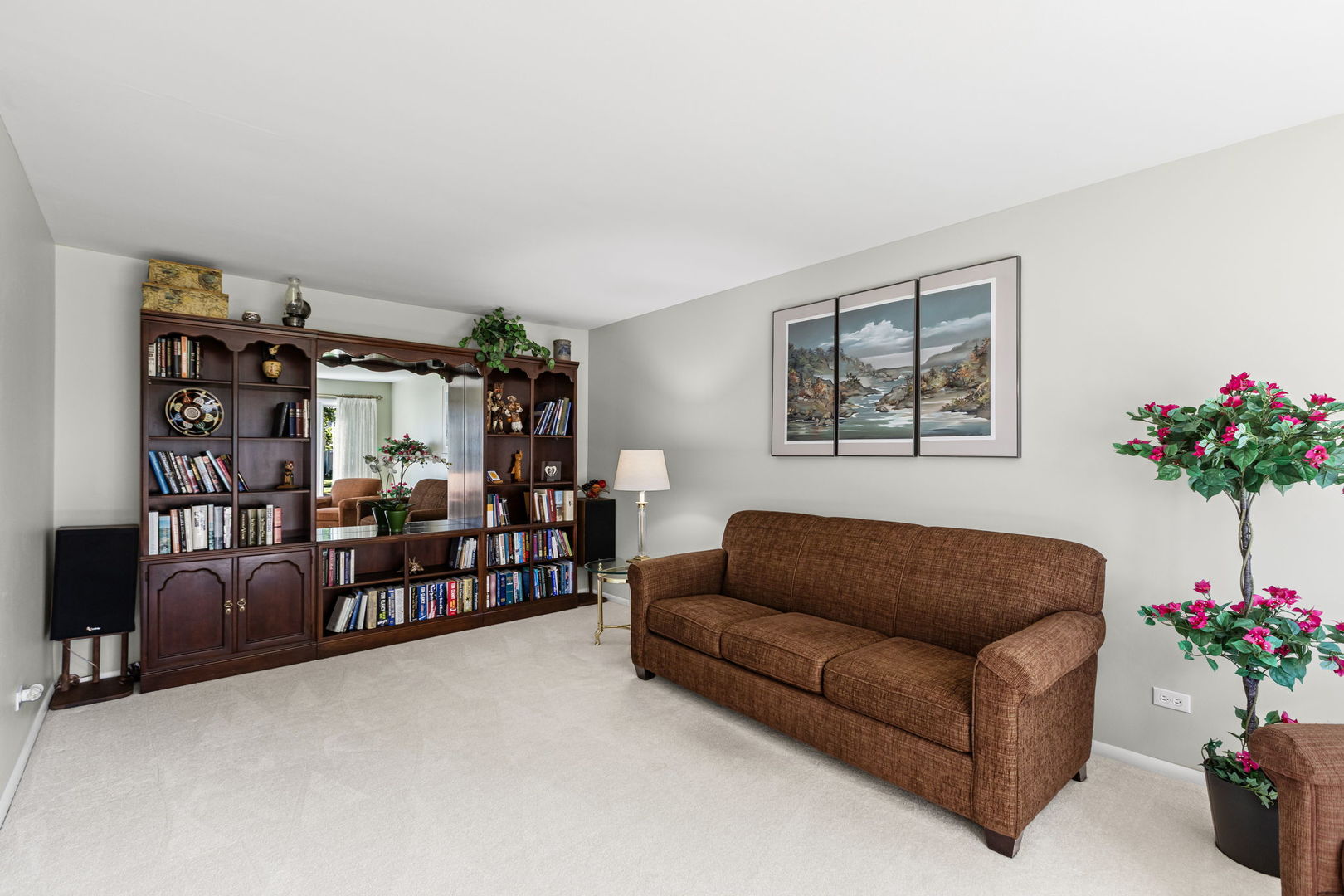 1822 W Pheasant Trail, Mount Prospect, IL 60056