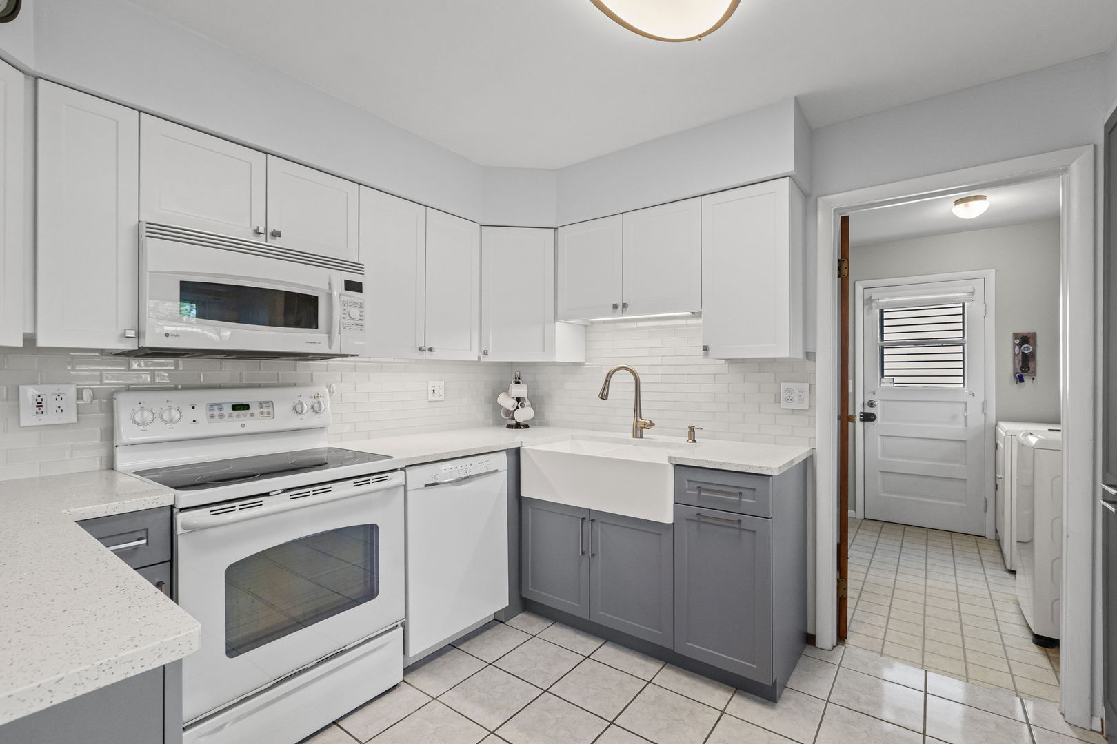 1822 W Pheasant Trail, Mount Prospect, IL 60056