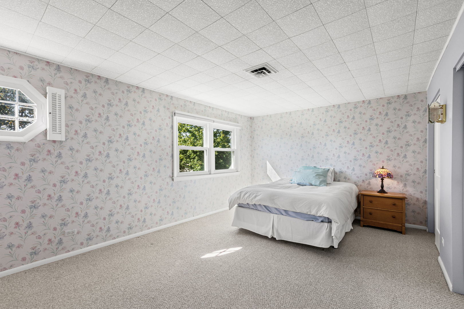 1822 W Pheasant Trail, Mount Prospect, IL 60056