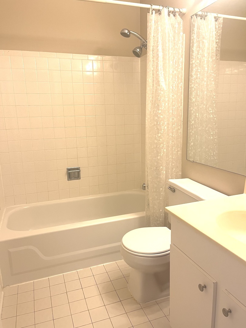 7835 Darien Lake Drive, Darien, IL 60561