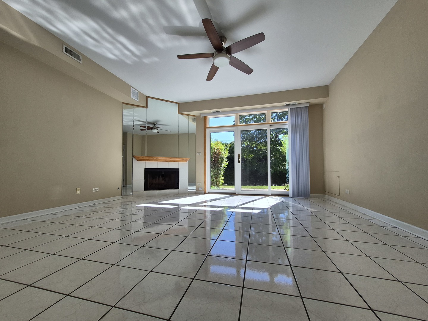 7835 Darien Lake Drive, Darien, IL 60561