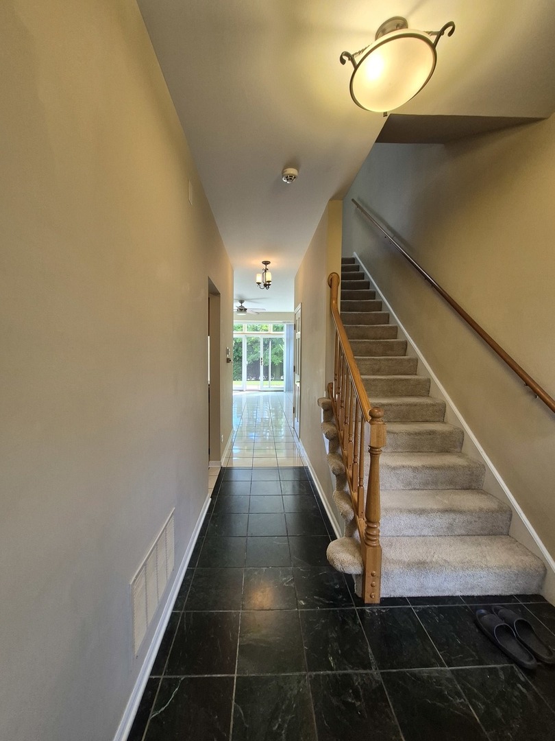 7835 Darien Lake Drive, Darien, IL 60561