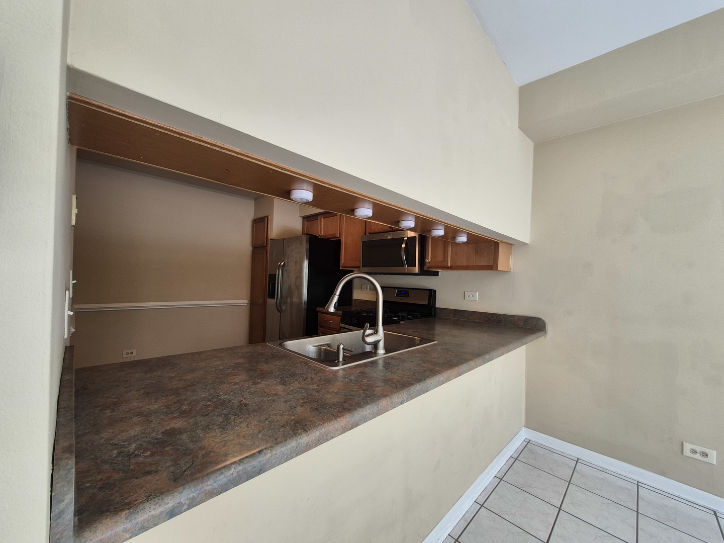 7835 Darien Lake Drive, Darien, IL 60561