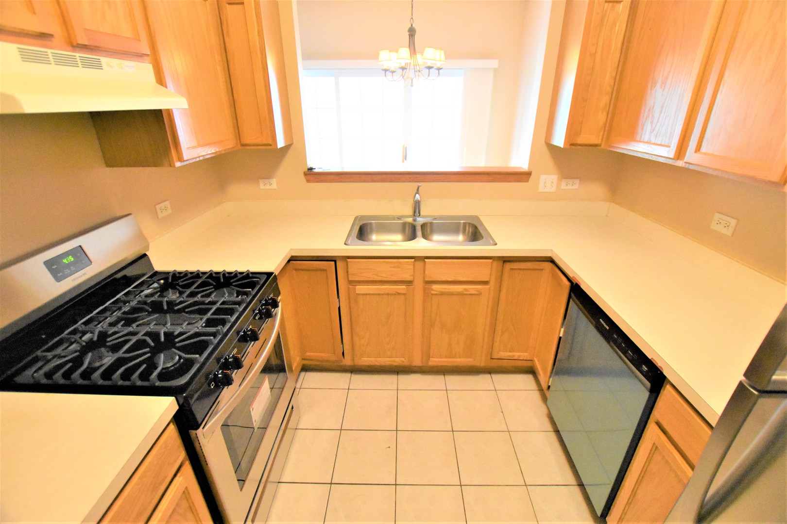 748 COUNTY LINE Road #748, Aurora, IL 60502