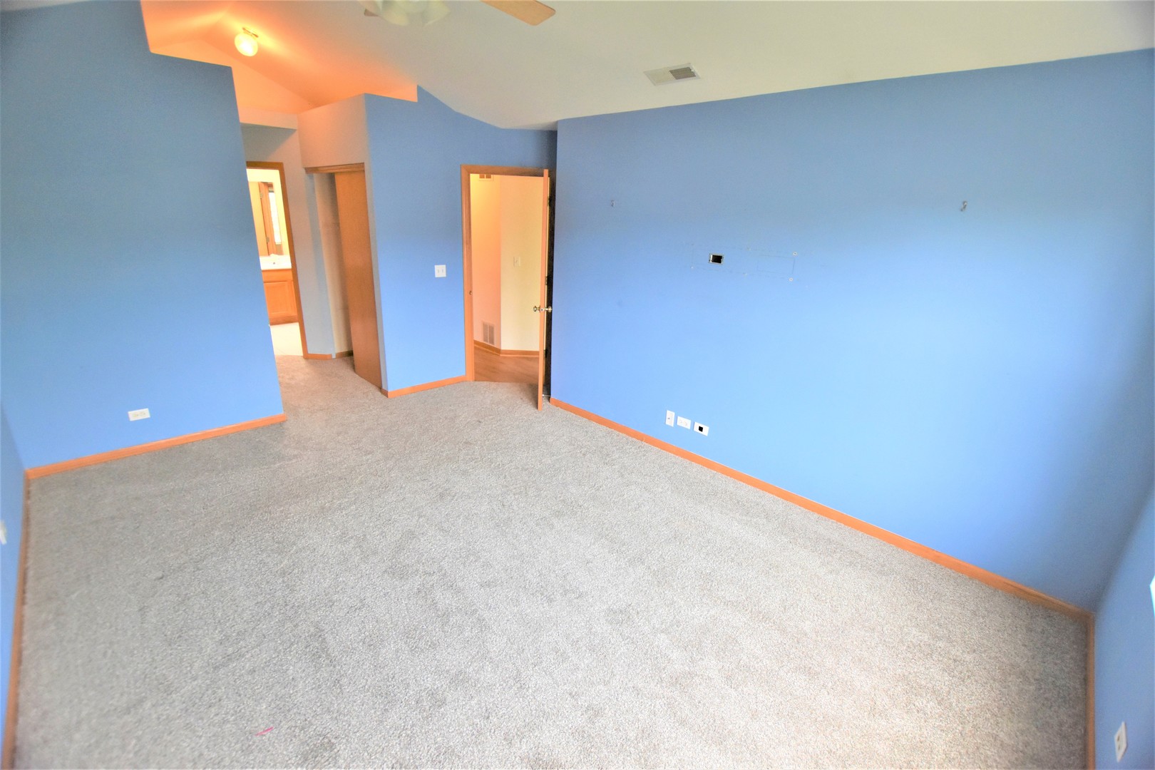 748 COUNTY LINE Road #748, Aurora, IL 60502
