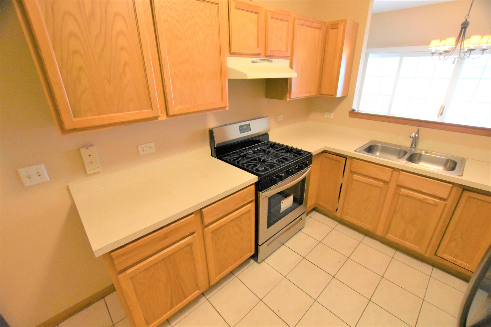 748 COUNTY LINE Road #748, Aurora, IL 60502