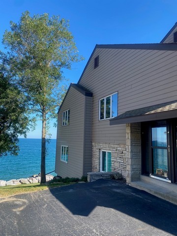 141 S Lakeshore Drive #B1, Racine, WI 53403