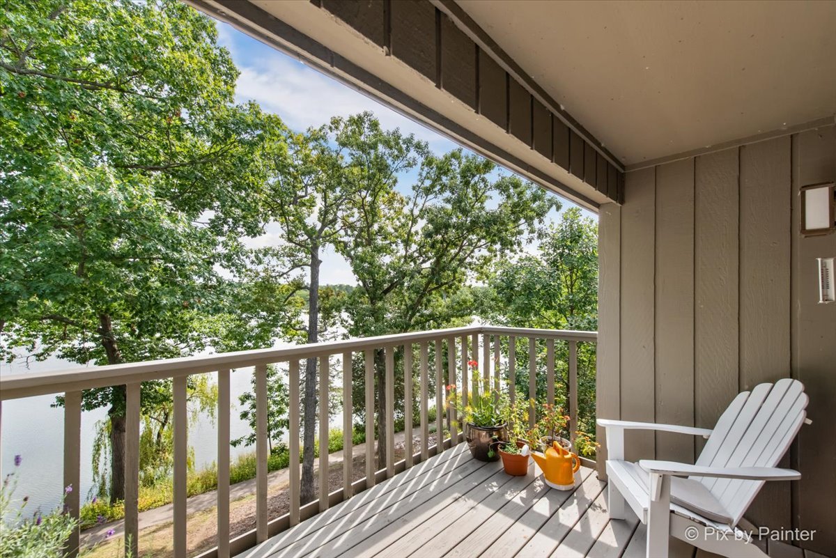 209 Shoreline Road #B, Lake Barrington, IL 60010