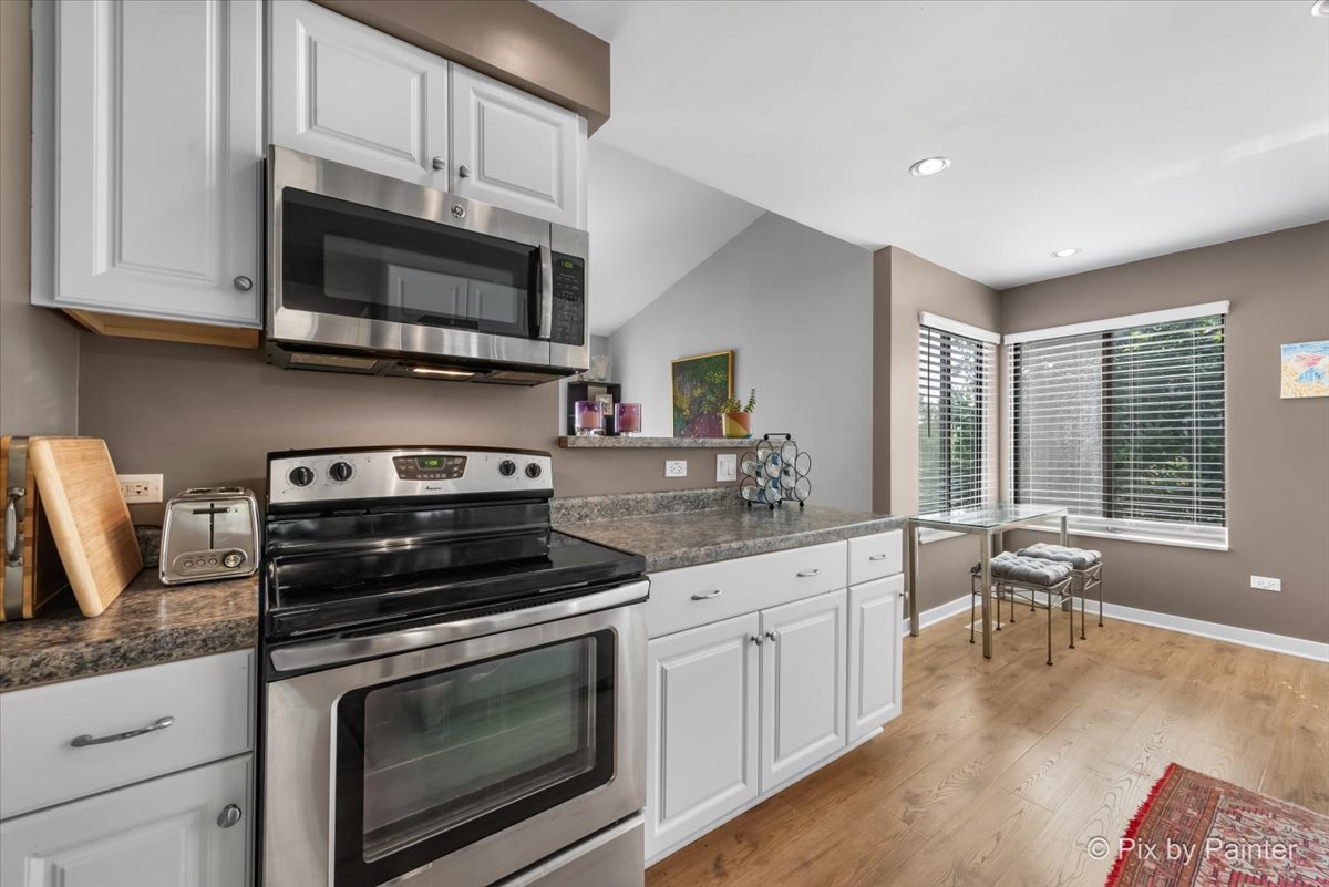 209 Shoreline Road #B, Lake Barrington, IL 60010