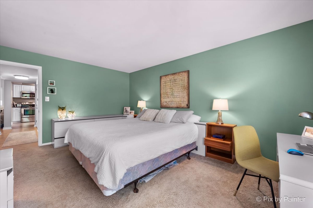 209 Shoreline Road #B, Lake Barrington, IL 60010