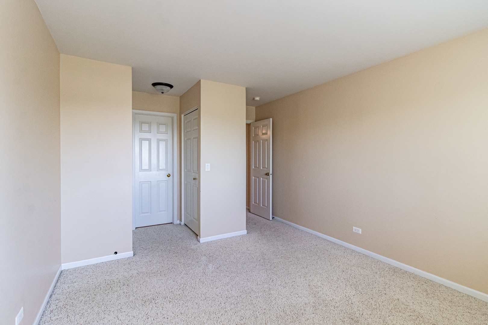215 Woodstone Drive, Buffalo Grove, IL 60089