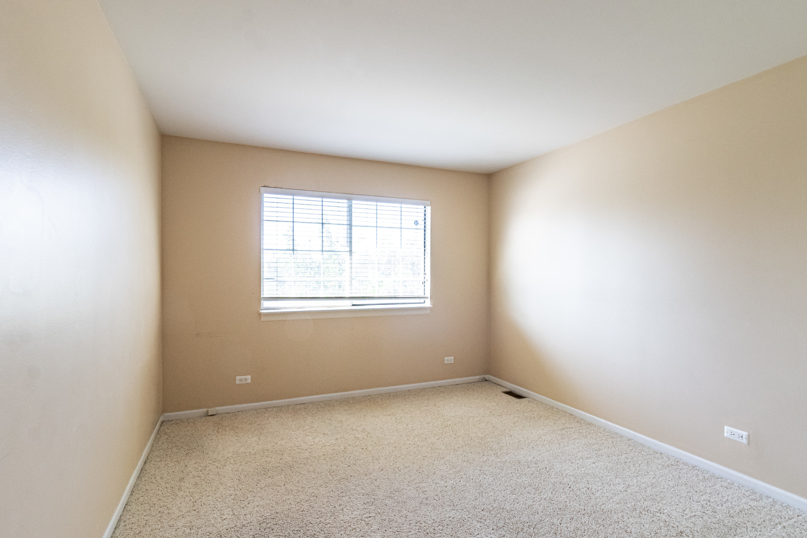 215 Woodstone Drive, Buffalo Grove, IL 60089