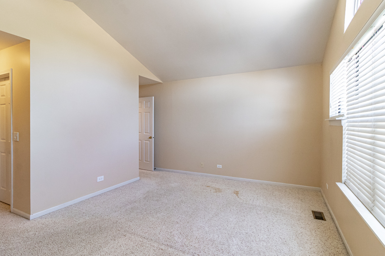 215 Woodstone Drive, Buffalo Grove, IL 60089