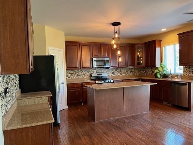7 Snead Court, Bolingbrook, IL 60490