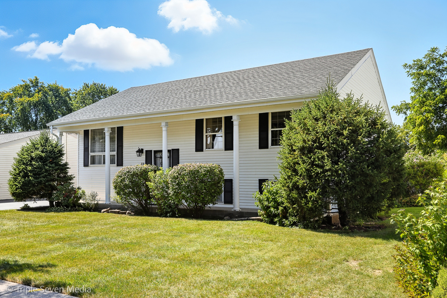 52 Schoenbeck Road, Wheeling, IL 60090