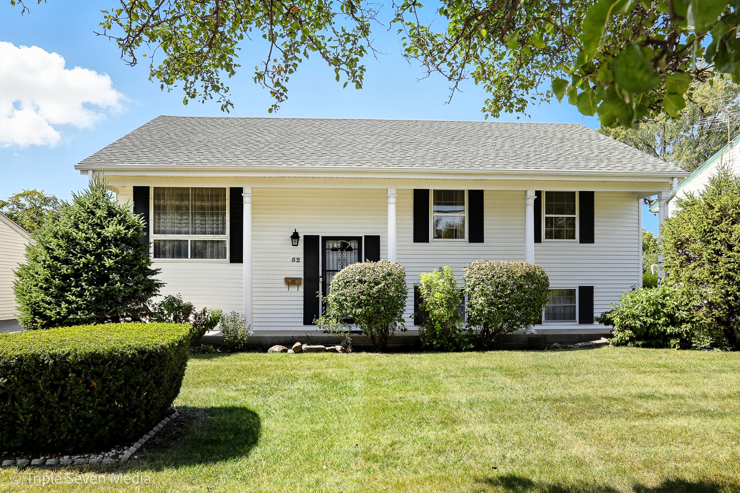 52 Schoenbeck Road, Wheeling, IL 60090