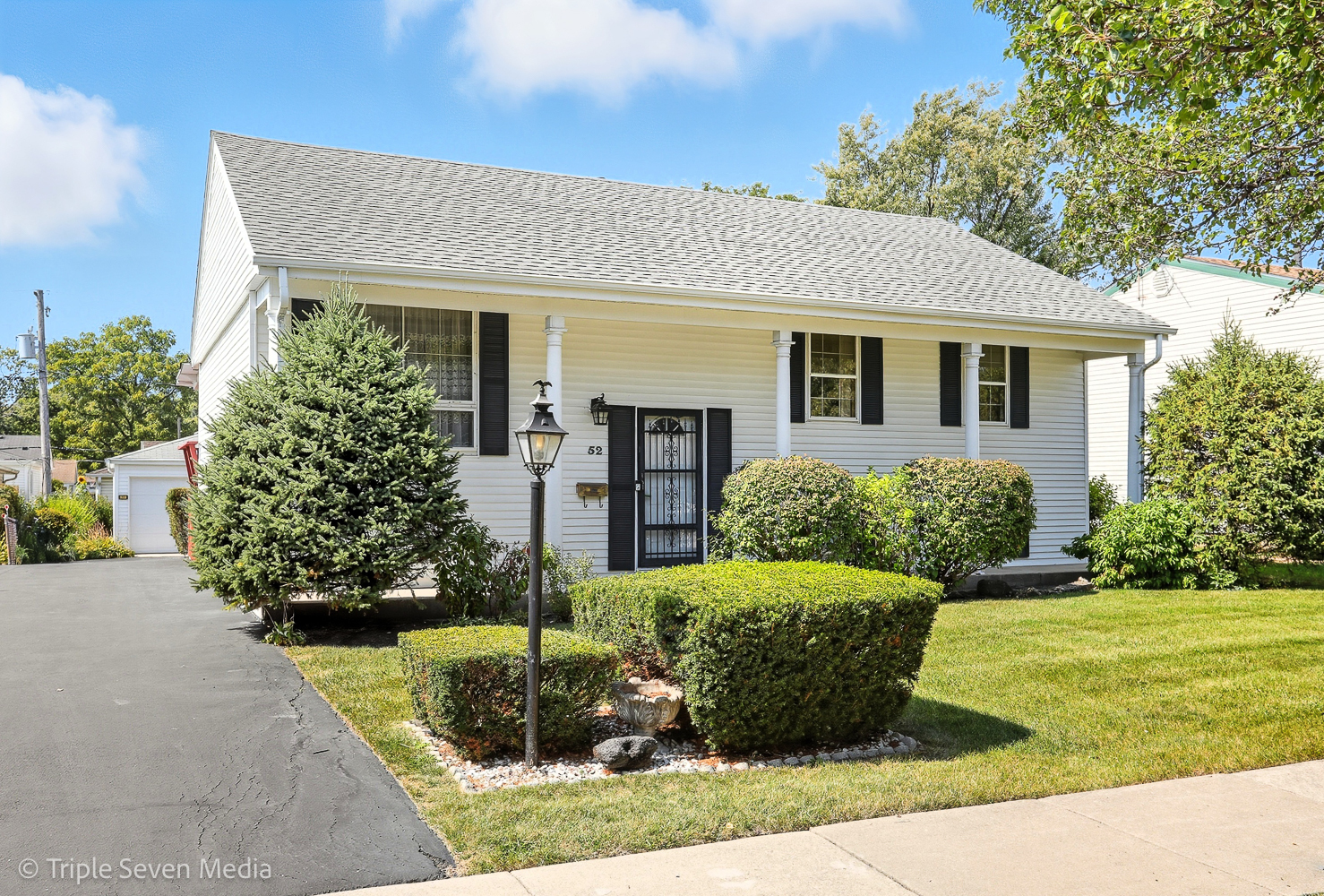 52 Schoenbeck Road, Wheeling, IL 60090