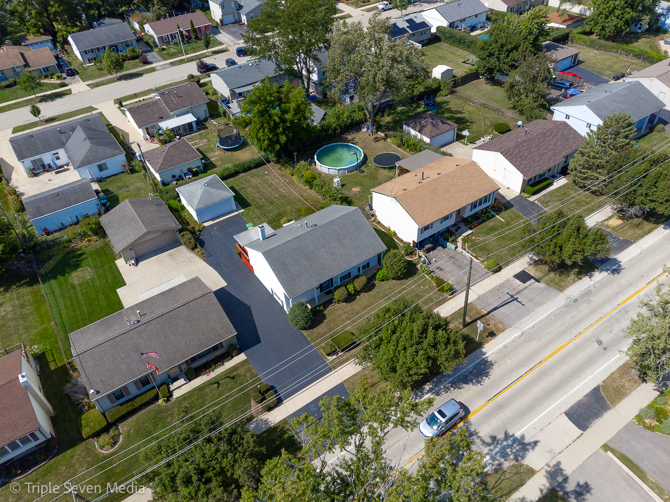 52 Schoenbeck Road, Wheeling, IL 60090