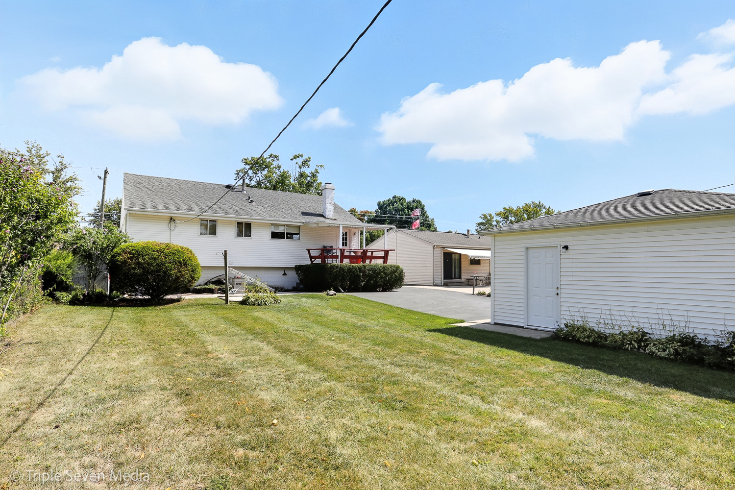 52 Schoenbeck Road, Wheeling, IL 60090