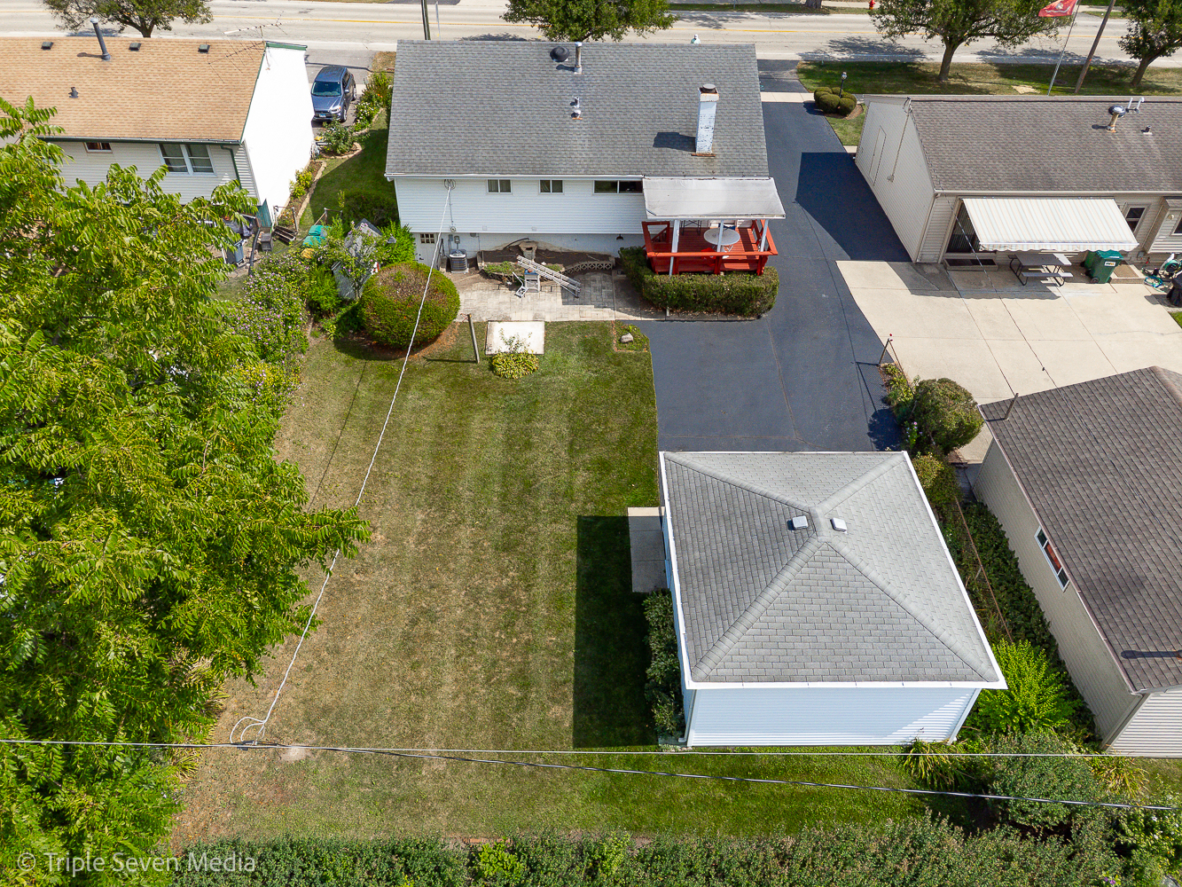 52 Schoenbeck Road, Wheeling, IL 60090