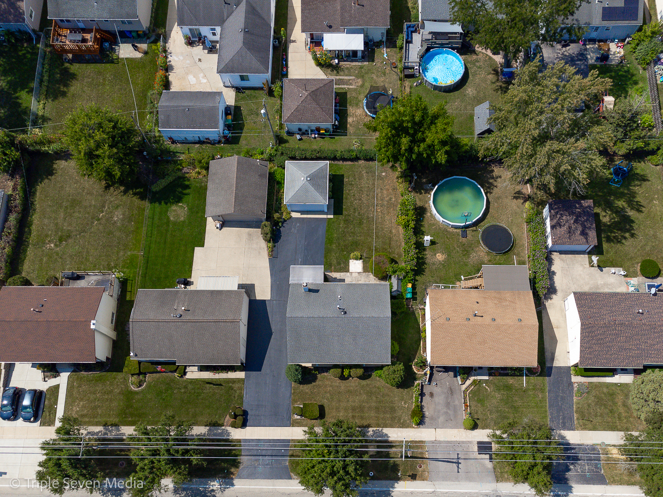 52 Schoenbeck Road, Wheeling, IL 60090