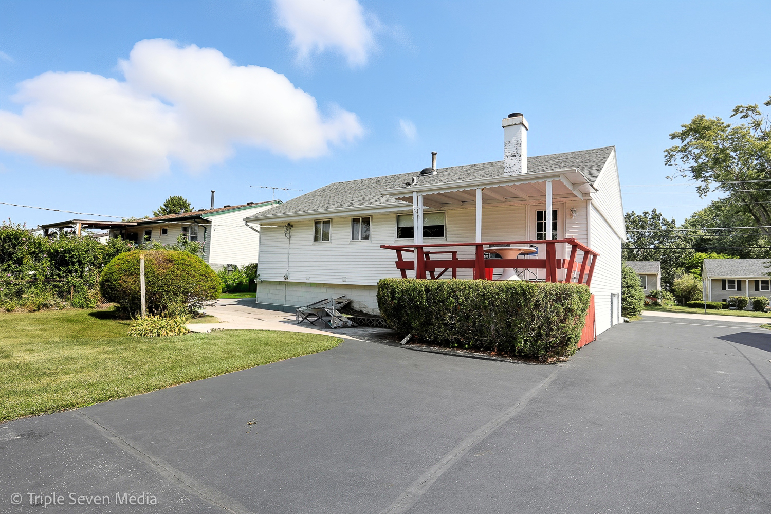 52 Schoenbeck Road, Wheeling, IL 60090