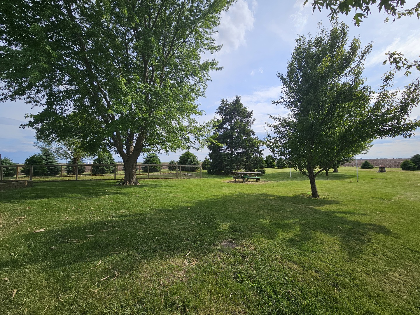 4731 East 10th Road, Earlville, IL 60518