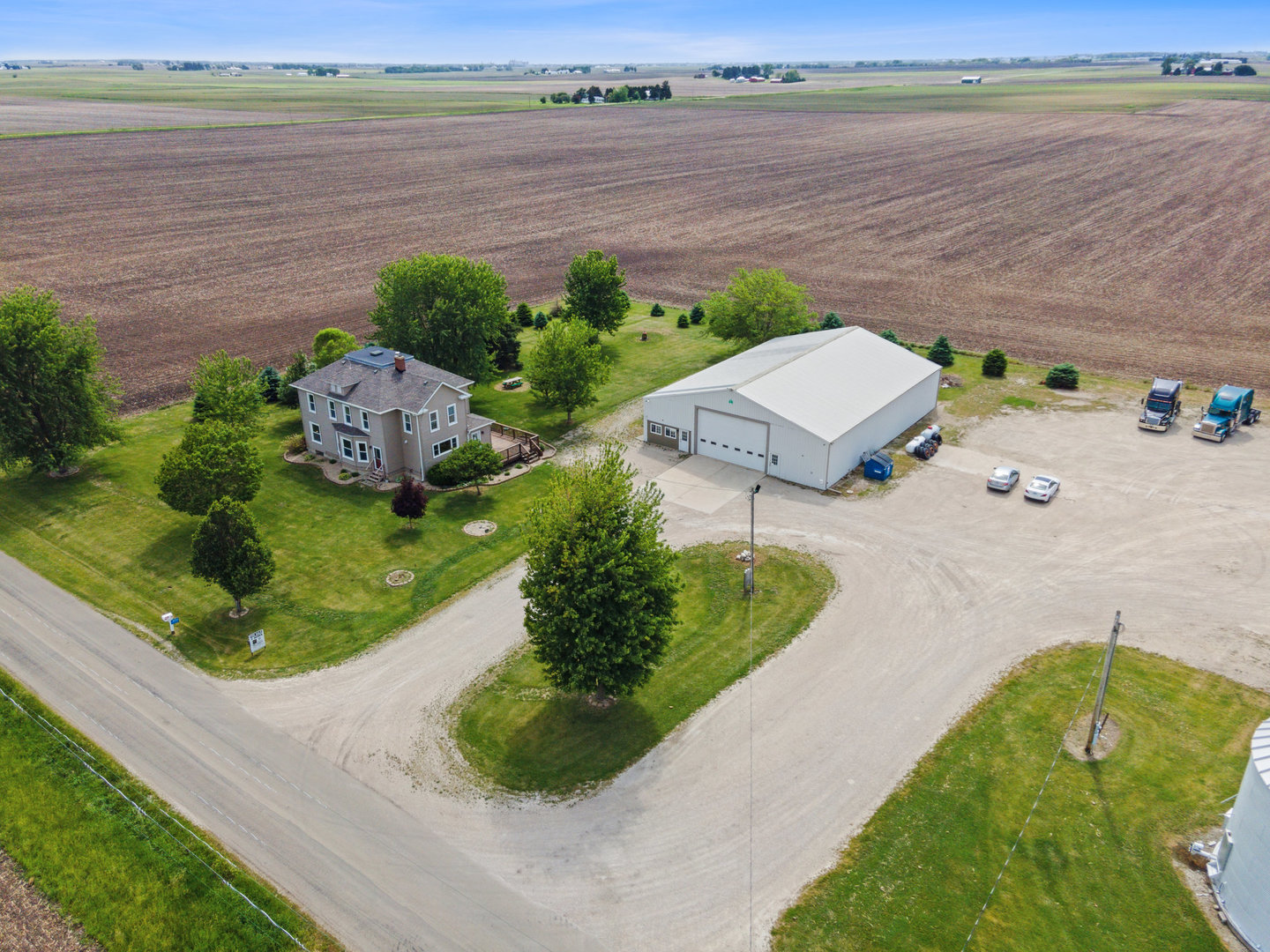 4731 East 10th Road, Earlville, IL 60518