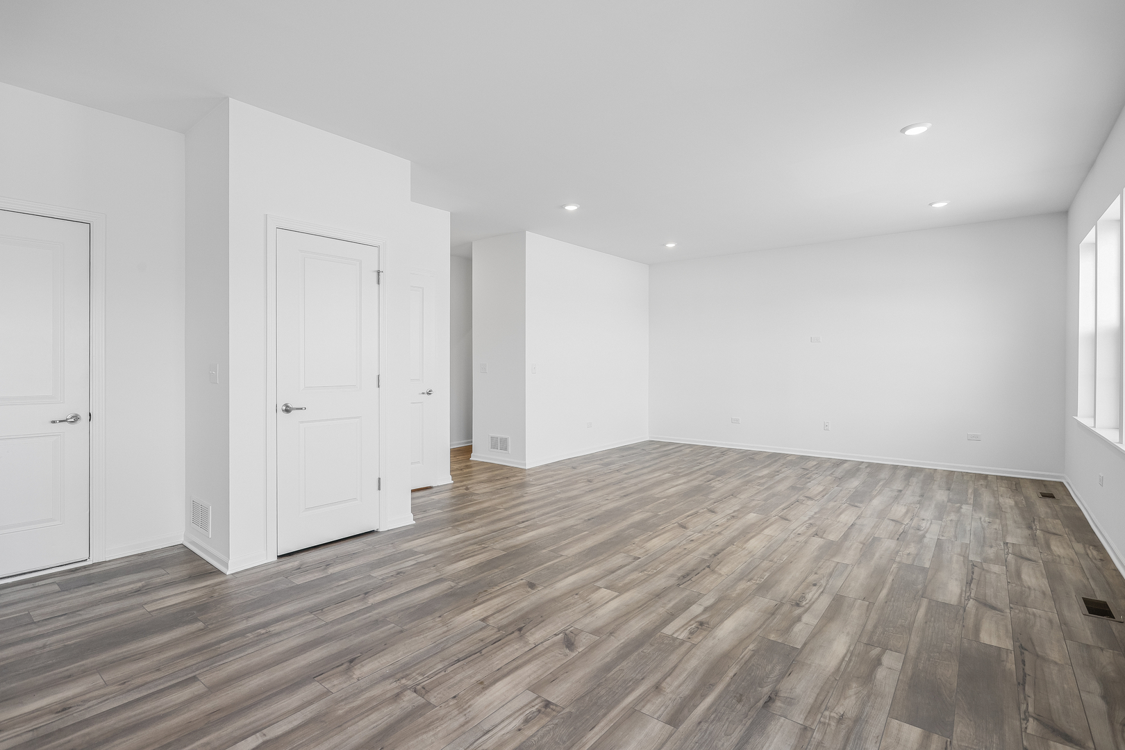 417 Hathaway Lane, Oswego, IL 60543