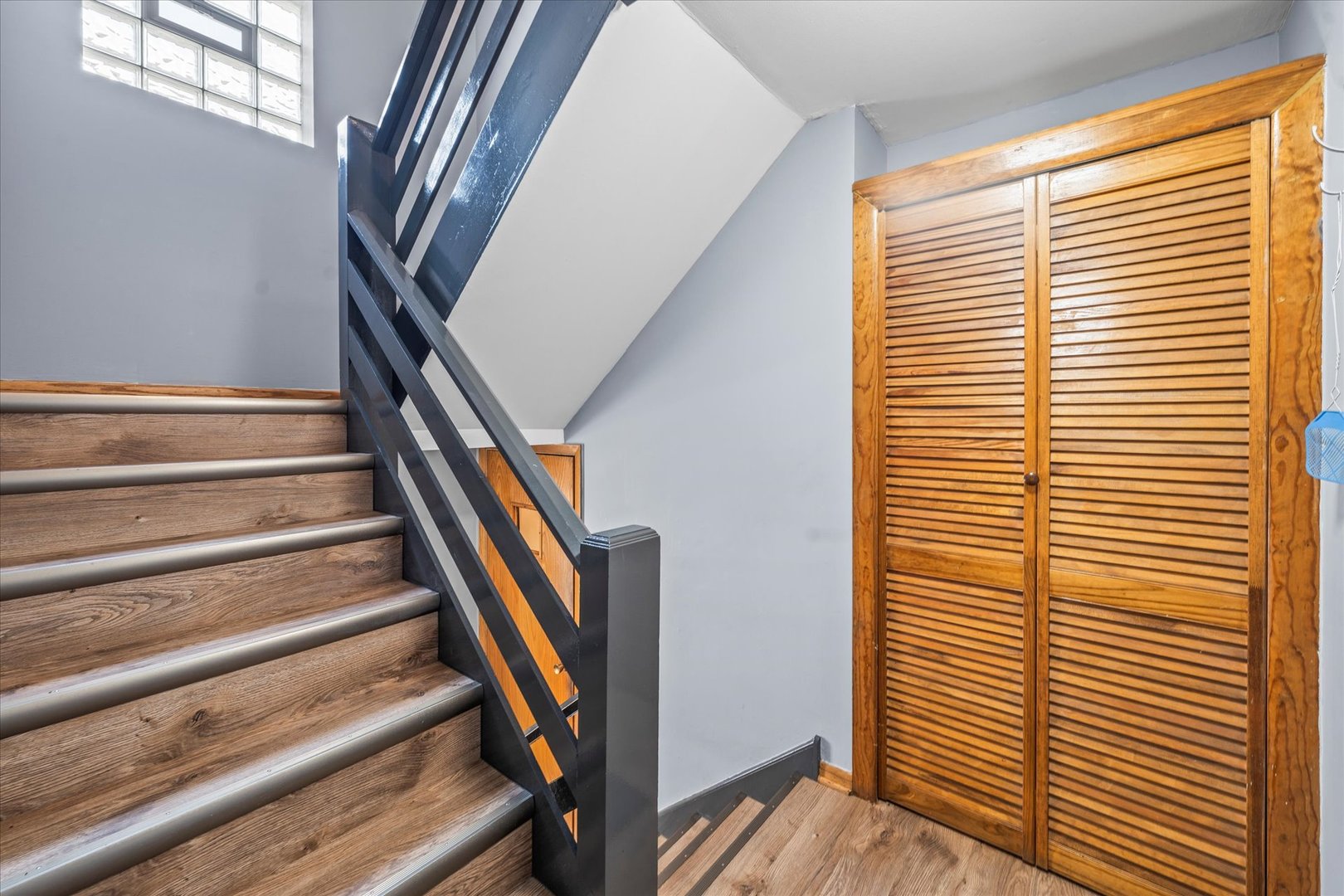 8423 W Wilson Avenue, Chicago, IL 60656