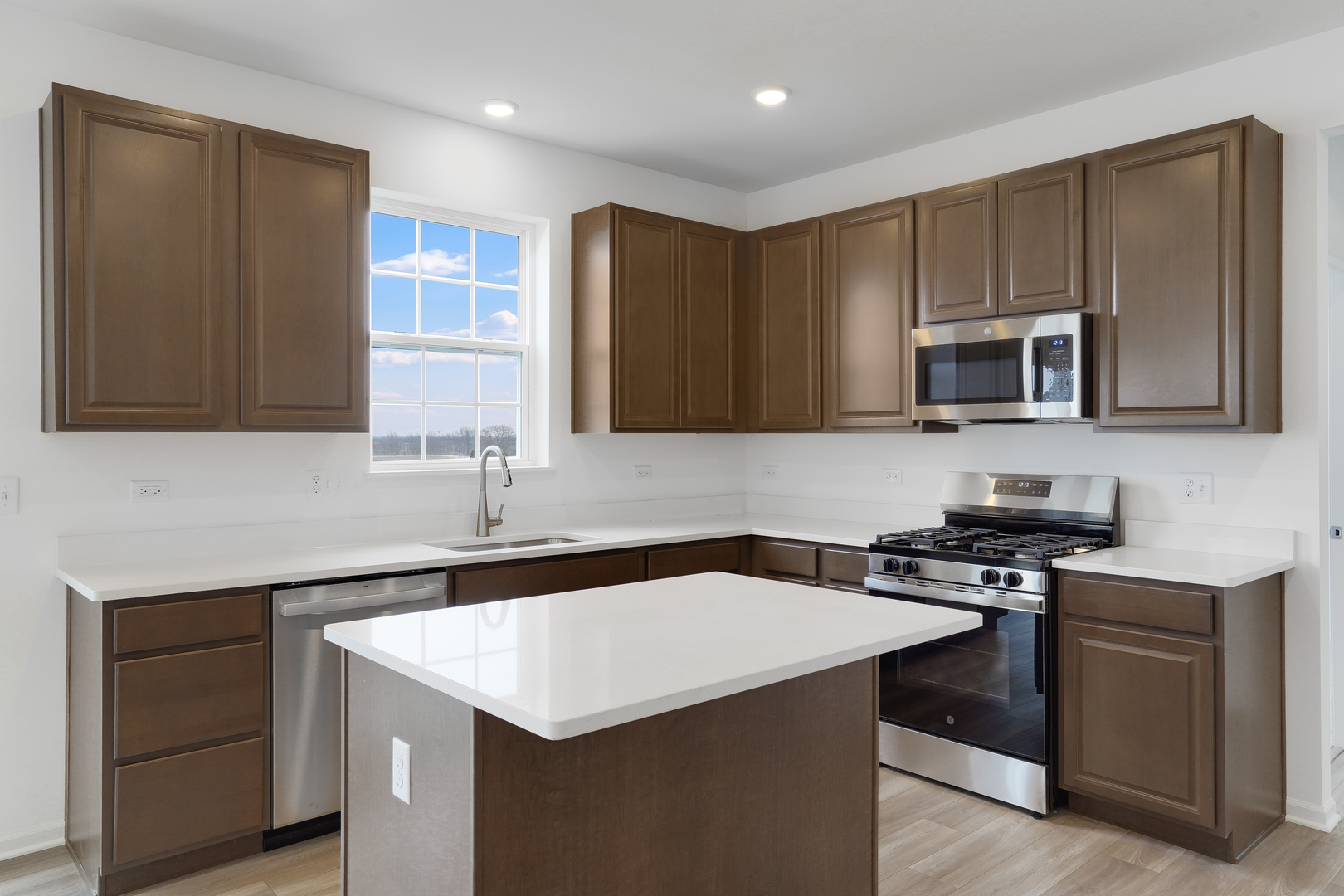 163 Henderson Street, Oswego, IL 60543