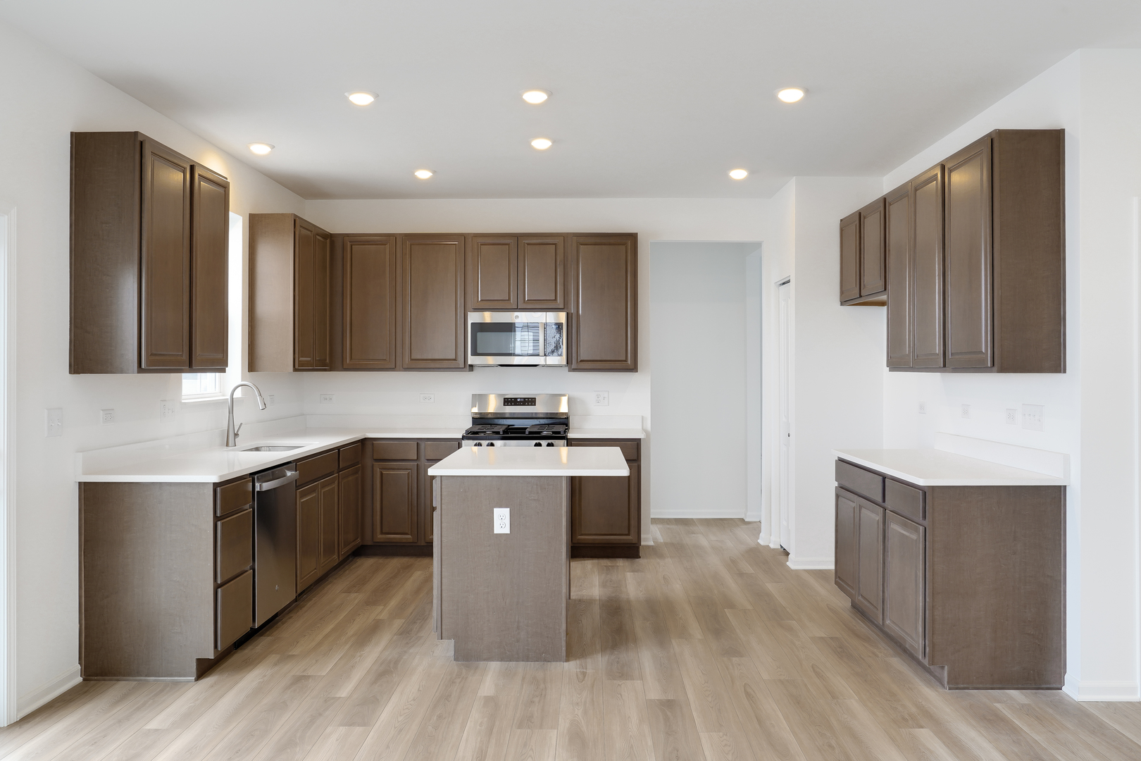 163 Henderson Street, Oswego, IL 60543