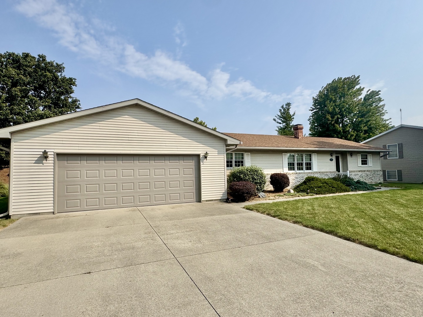 31 Colonial Drive, Clinton, IL 61727