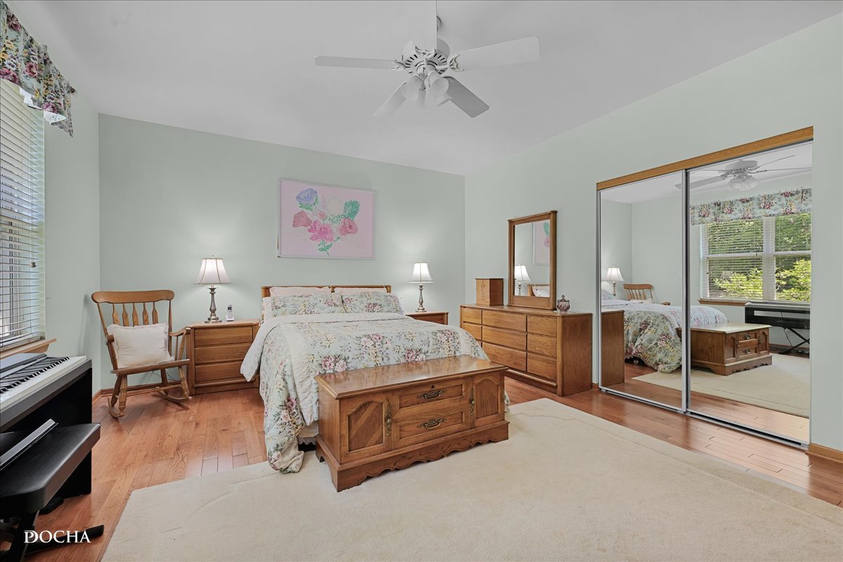 623 Queen Drive, Oswego, IL 60543