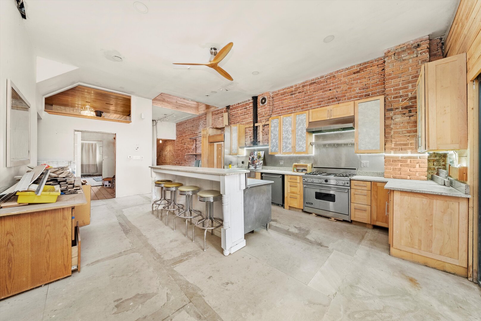 5032 S Archer Avenue, Chicago, IL 60632