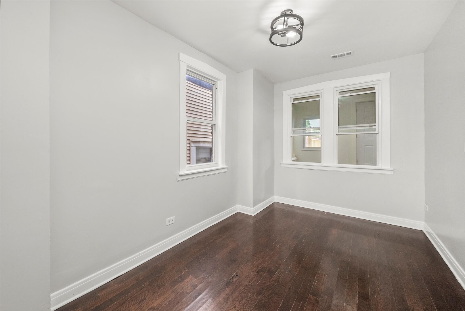5032 S Archer Avenue, Chicago, IL 60632