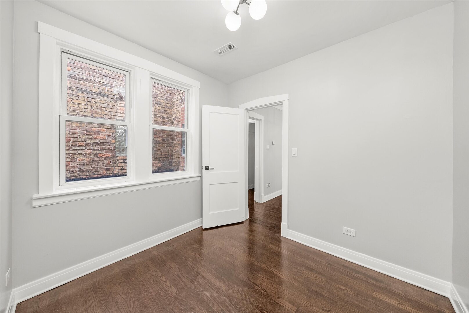 5032 S Archer Avenue, Chicago, IL 60632