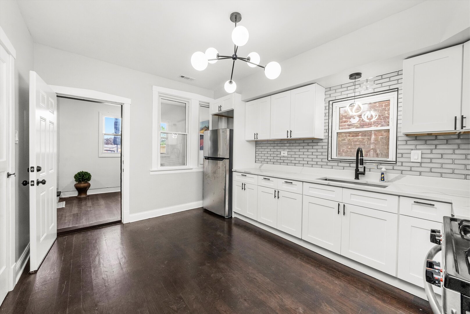5032 S Archer Avenue, Chicago, IL 60632