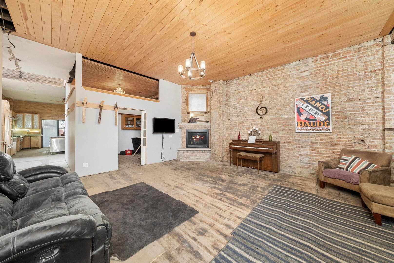 5032 S Archer Avenue, Chicago, IL 60632