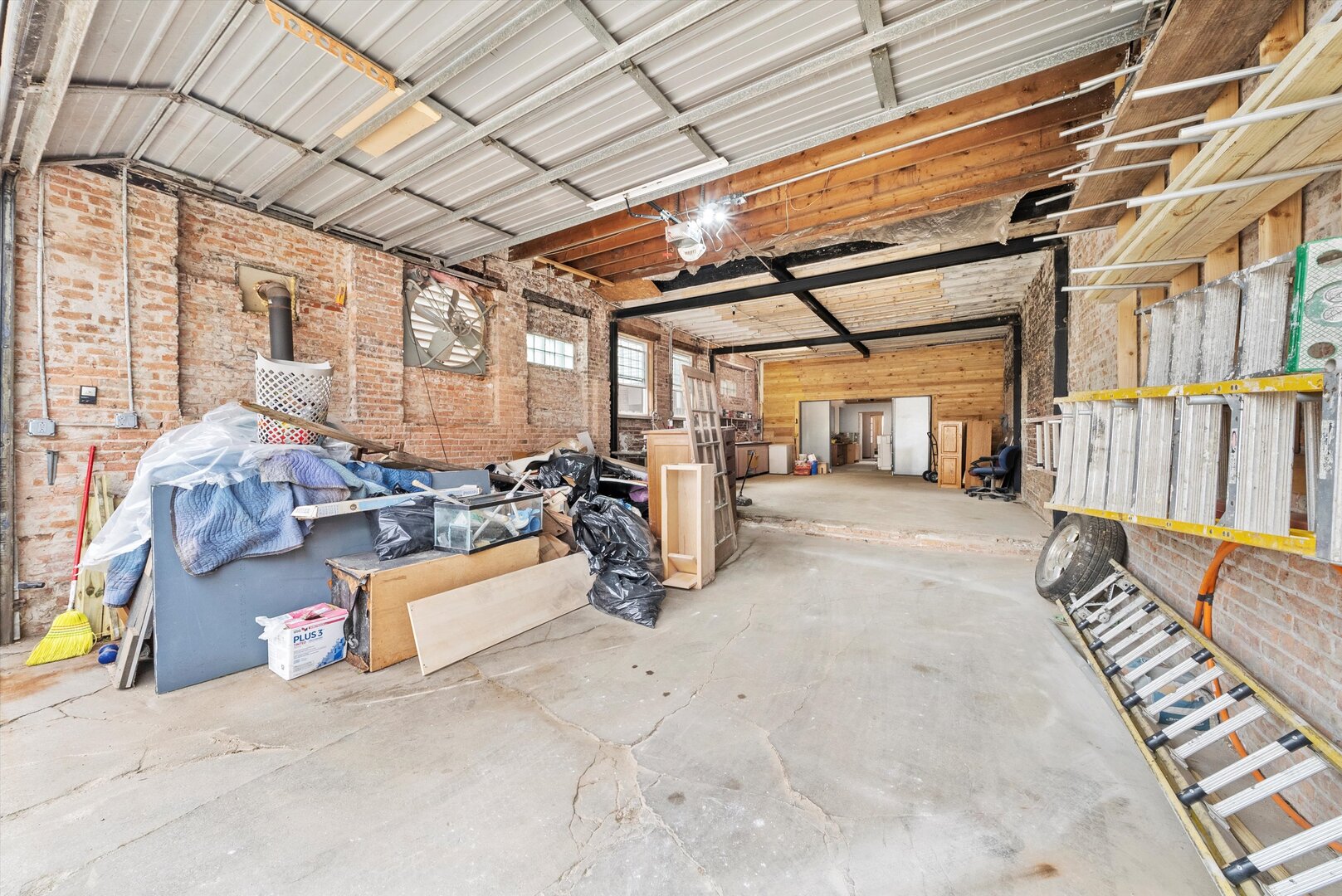 5032 S Archer Avenue, Chicago, IL 60632