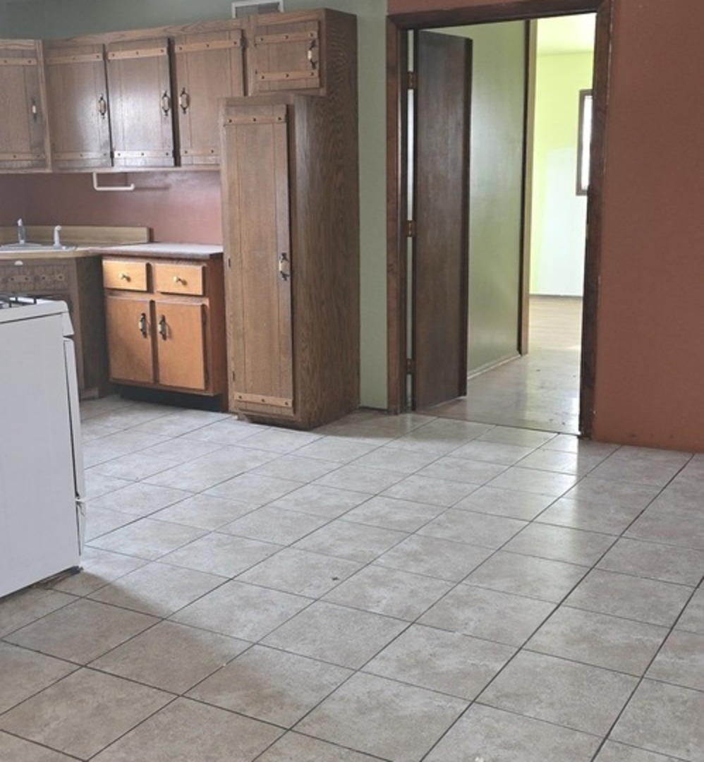 12522 Western Avenue, Blue Island, IL 60406