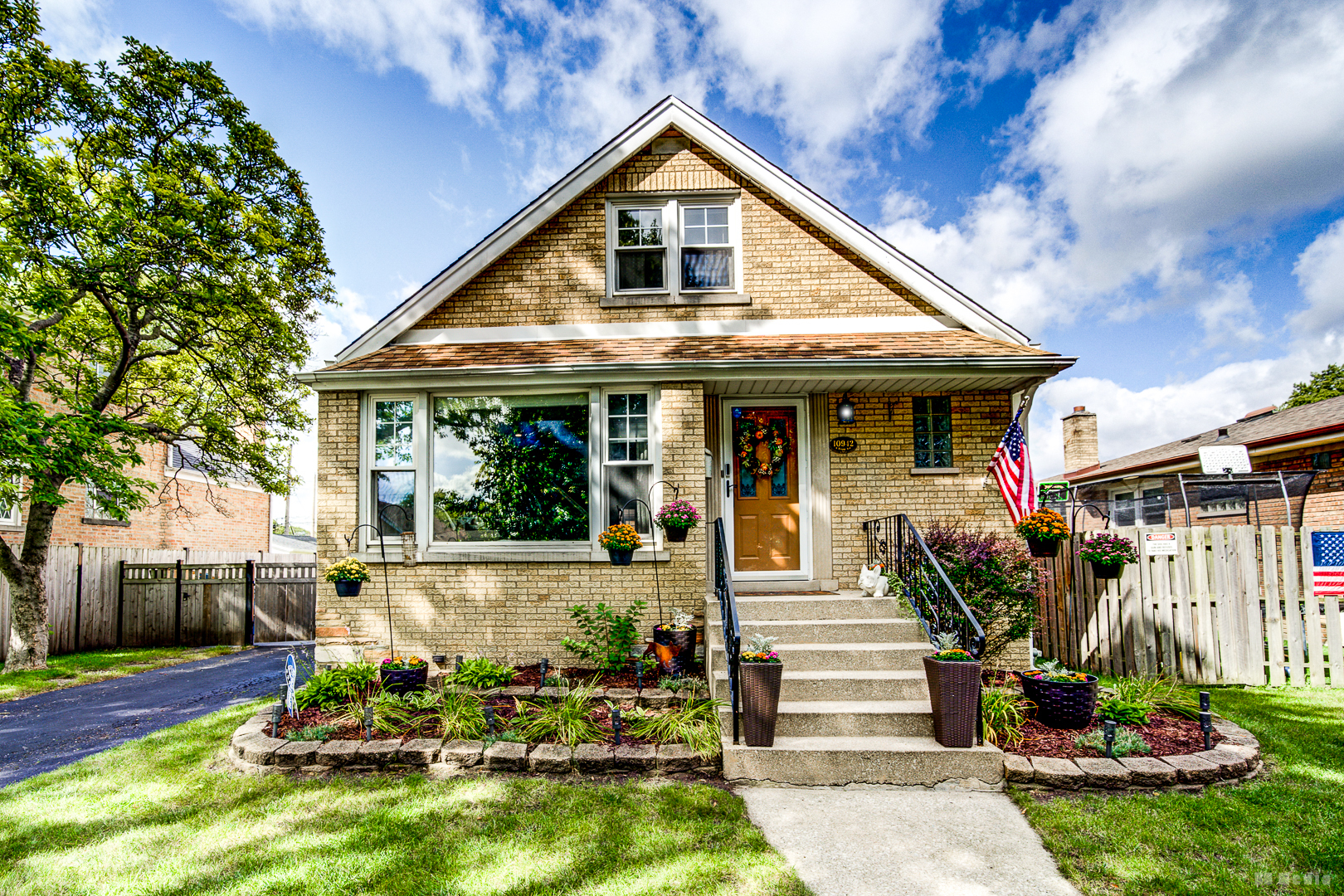 10942 S Tripp Avenue, Oak Lawn, IL 60453
