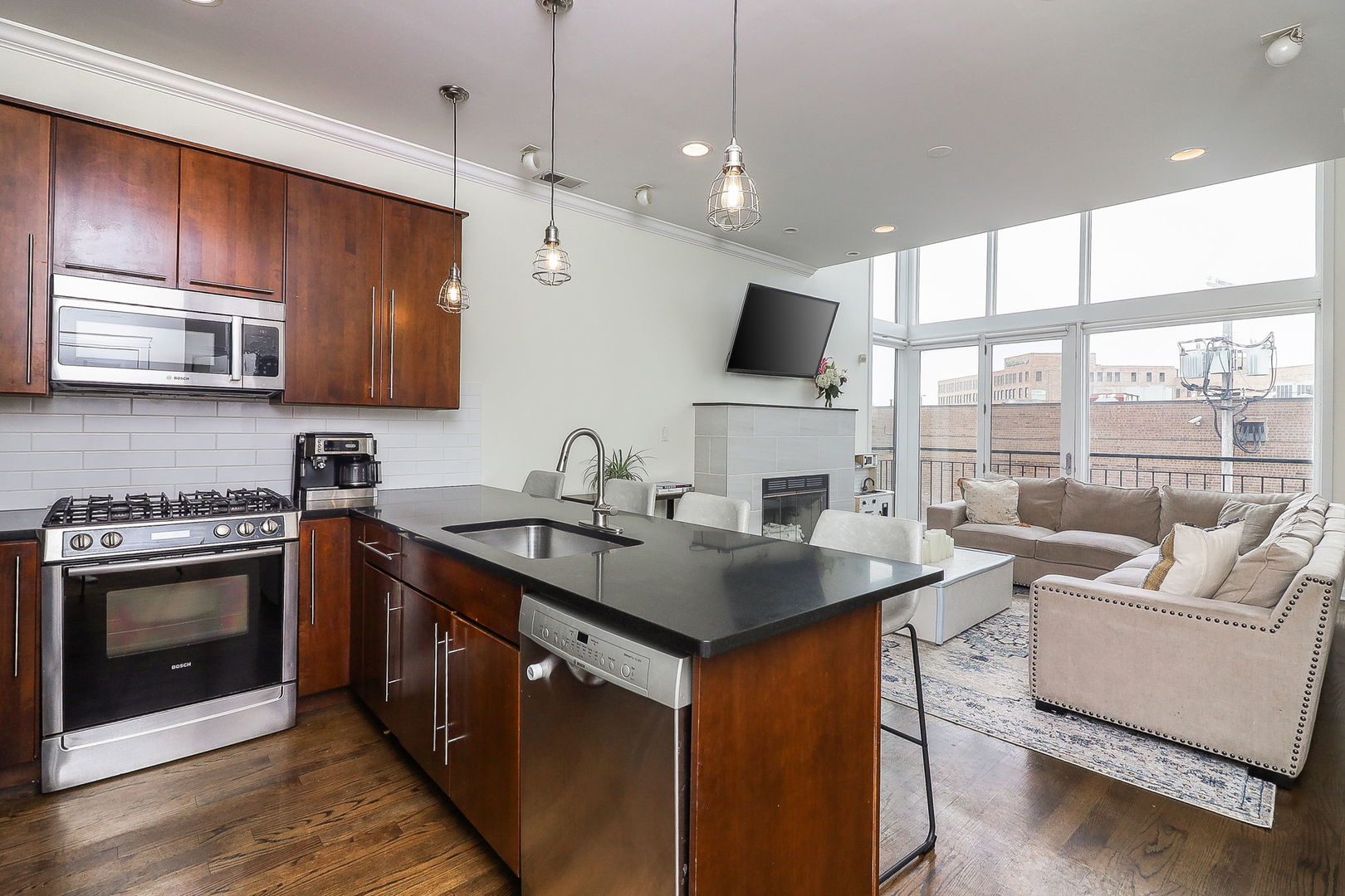 1644 W Blackhawk Street #2E, Chicago, IL 60622