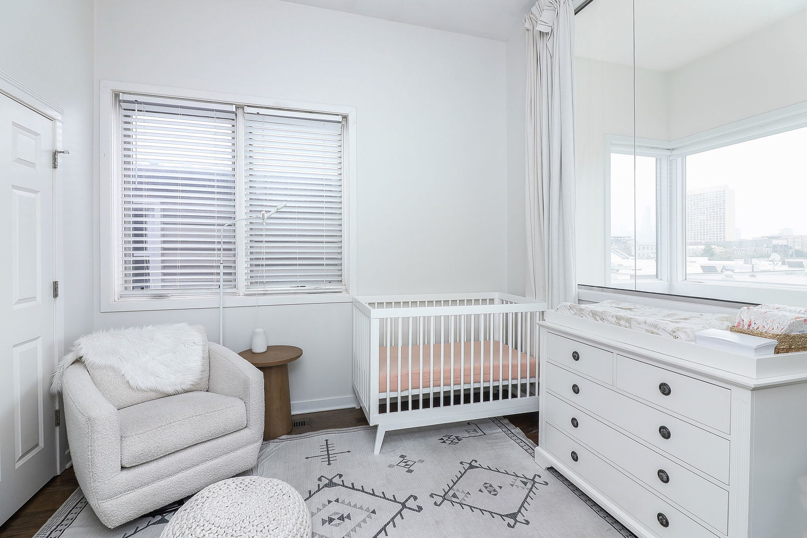 1644 W Blackhawk Street #2E, Chicago, IL 60622