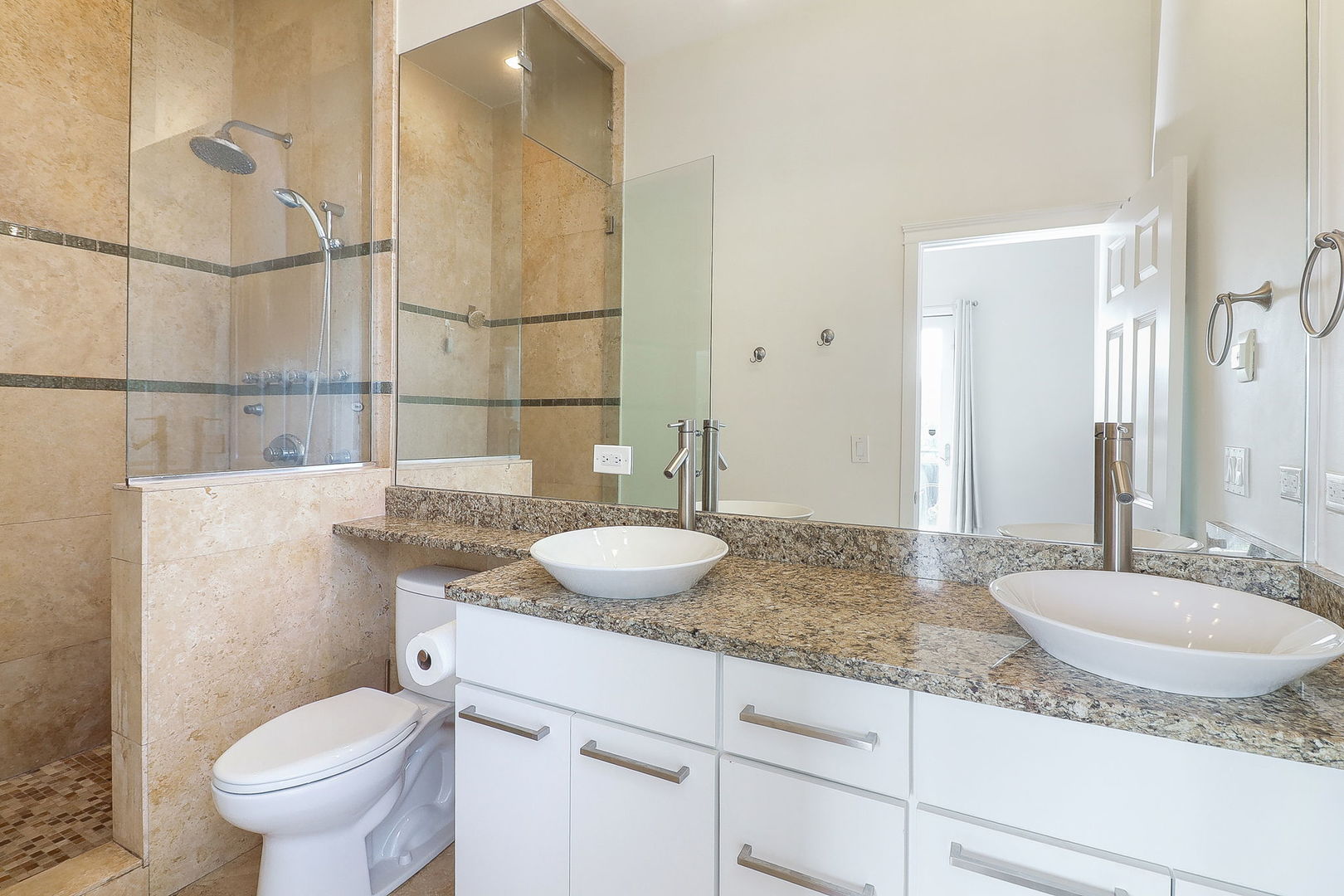 1644 W Blackhawk Street #2E, Chicago, IL 60622