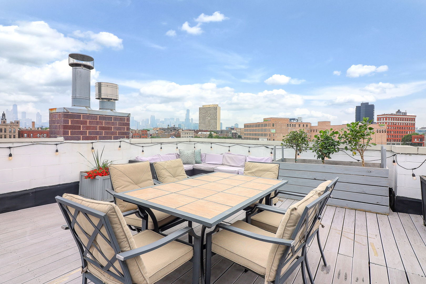 1644 W Blackhawk Street #2E, Chicago, IL 60622