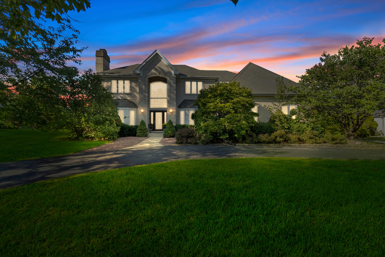 15W521 81st Street, Burr Ridge, IL 60527