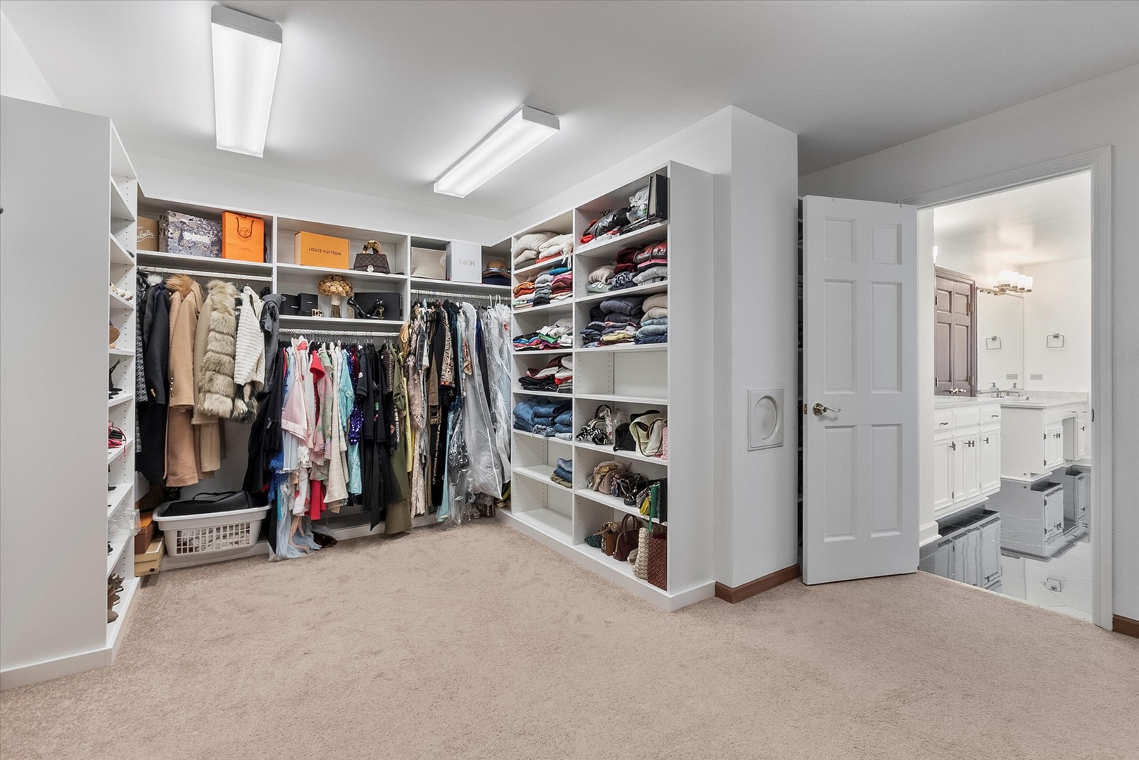 15W521 81st Street, Burr Ridge, IL 60527