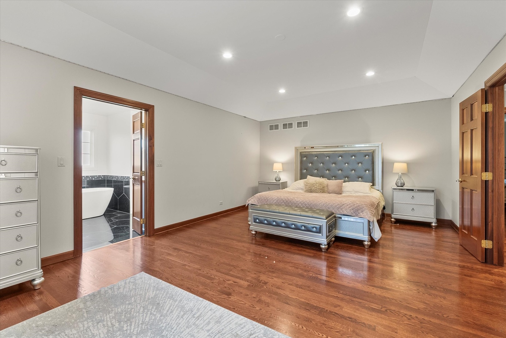 15W521 81st Street, Burr Ridge, IL 60527