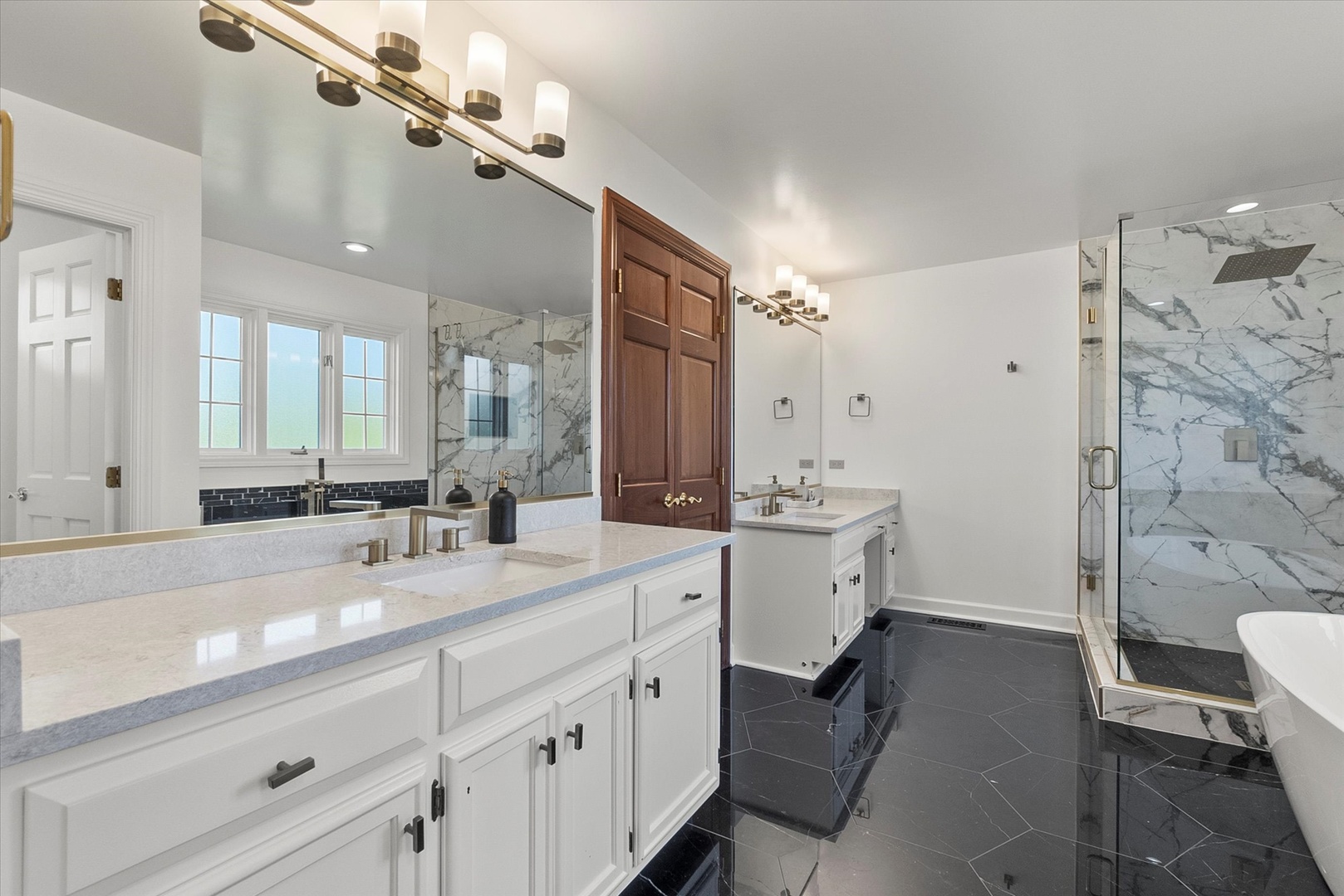 15W521 81st Street, Burr Ridge, IL 60527